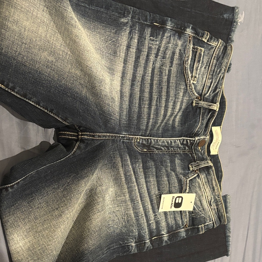 Buckle Women's Dark Blue Cropped Jeans